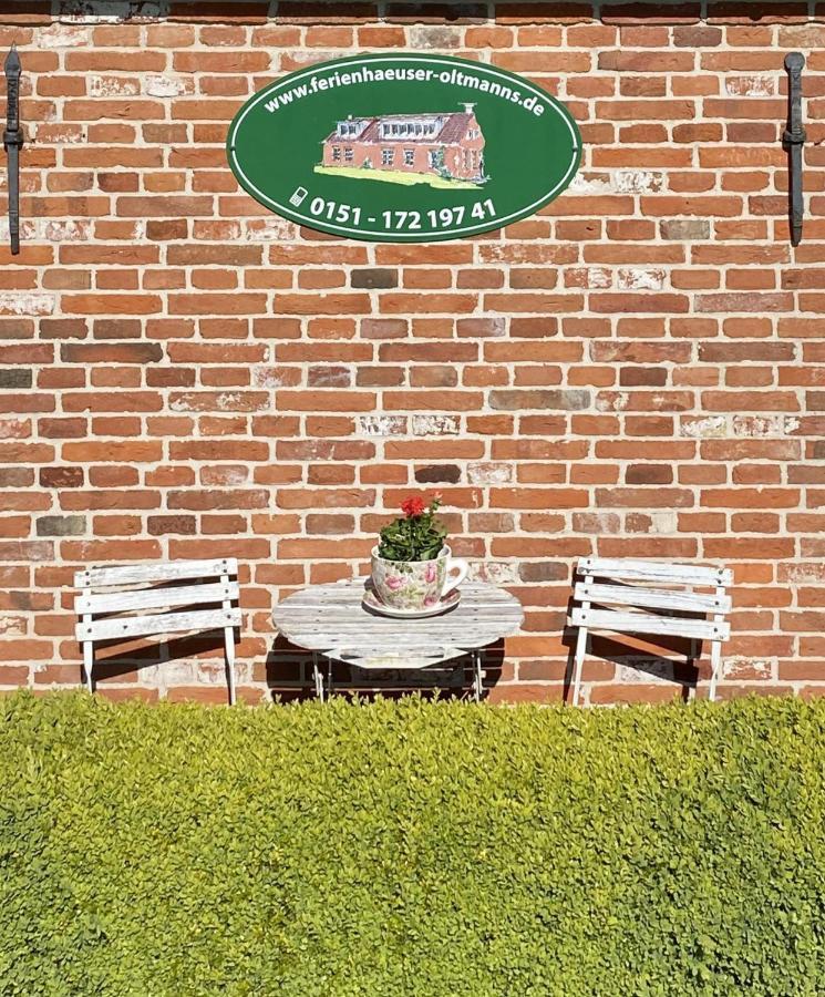 Oltmanns Ferienhaus Bummert Am Hafen Greetsiel Bagian luar foto