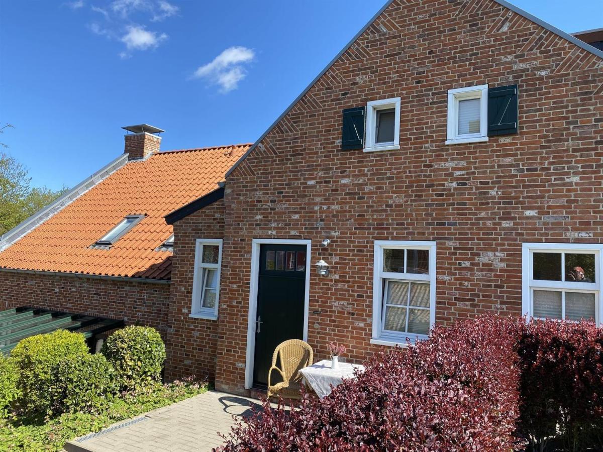 Oltmanns Ferienhaus Bummert Am Hafen Greetsiel Bagian luar foto
