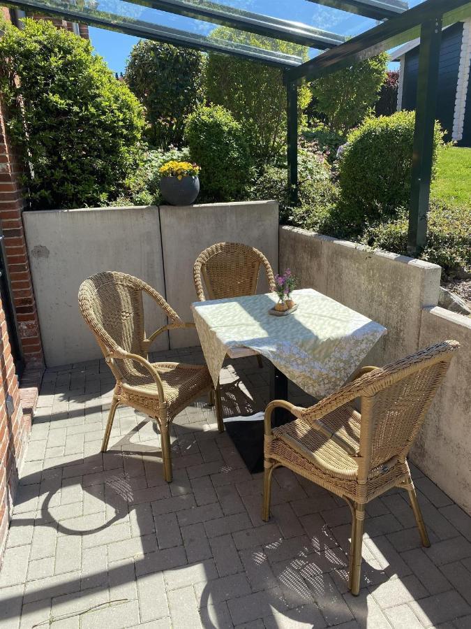 Oltmanns Ferienhaus Bummert Am Hafen Greetsiel Bagian luar foto